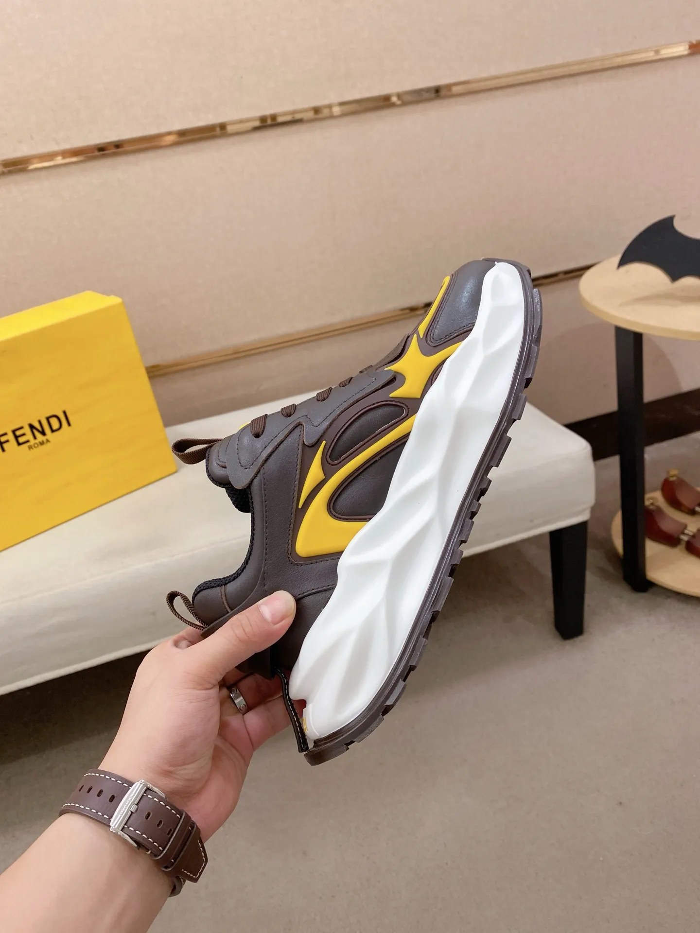 Factory price 580💰 FENDI new model (Fendi) official website 1:1 copy 👊🏻Upper 🇮🇹Imported cowhide🇩🇪Inside imported breathable mesh lining. The original outsole is molded to reflect the identity of every man, and the upper foot is elegant and stable🚶🏻🚶🏻The high-end custom counter original replica📯The shoe last remains unchanged regardless of wind and rain, and can withstand the verification of time🔍️,🔵 Size: 39-45. Can be customized 38-46 non-refundable and non-exchangeable!